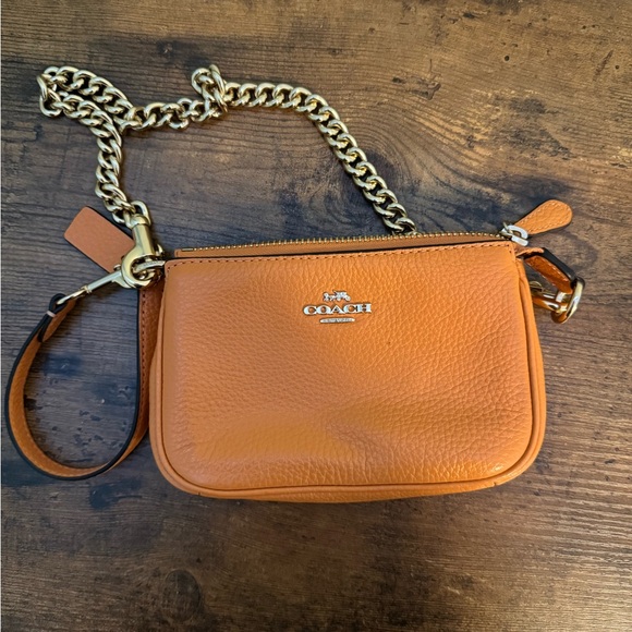 Coach Orange small Clutch - Picture 1 of 3